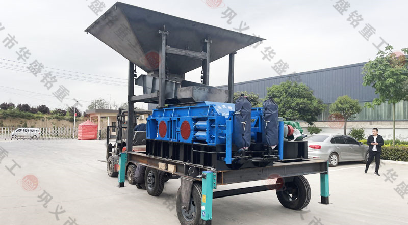 加工一噸河卵石能出多少沙子？移動(dòng)對輥制砂機(jī)制砂效果怎么樣